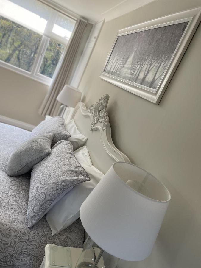 Woodland House B & B Wimborne Minster Bagian luar foto